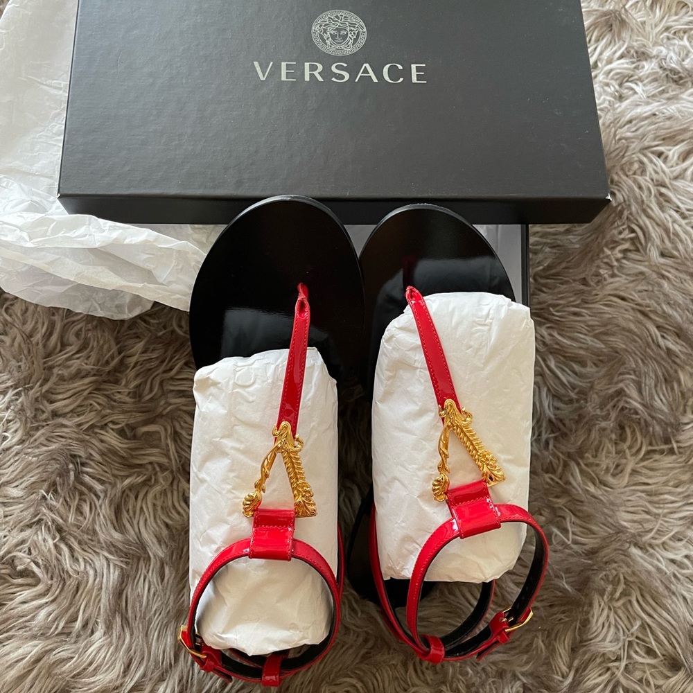 Very sandal size 40
